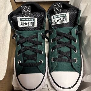 Green Converse Miss, youth size 2.5
